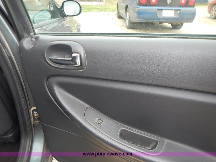 image for item I3634 2004 Chrysler Sebring LXi