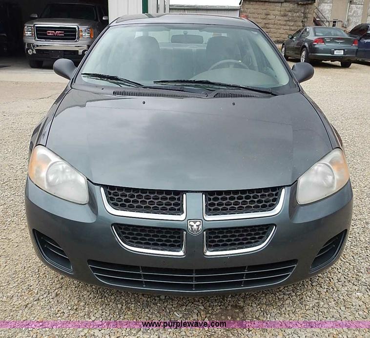 image for item I3635 2004 Dodge Stratus SE