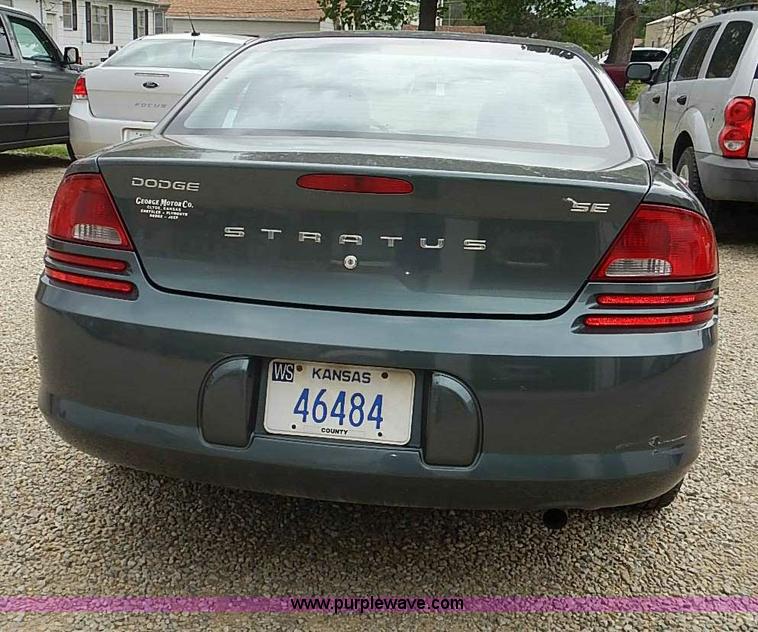 image for item I3635 2004 Dodge Stratus SE