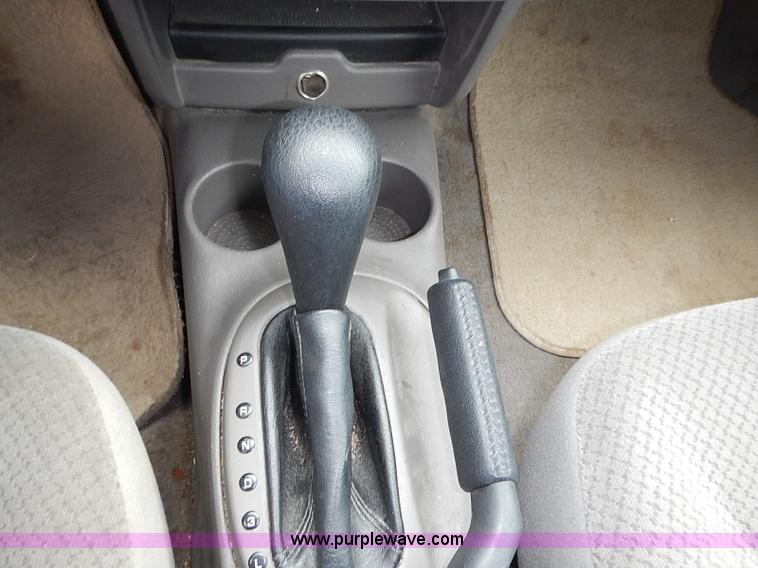 image for item I3635 2004 Dodge Stratus SE