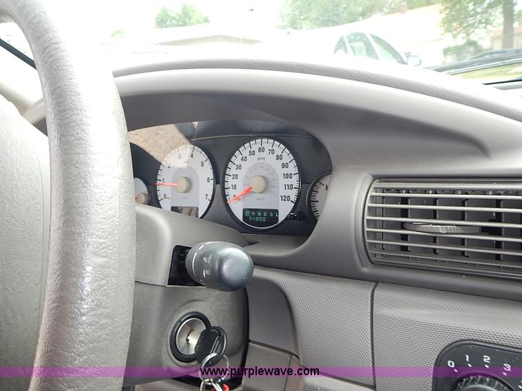 image for item I3635 2004 Dodge Stratus SE