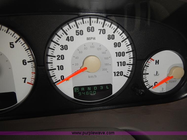 image for item I3635 2004 Dodge Stratus SE