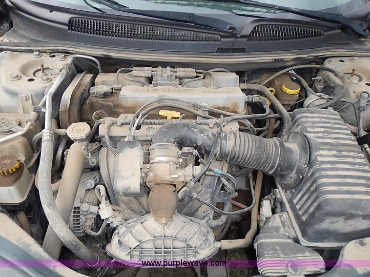 image for item I3635 2004 Dodge Stratus SE