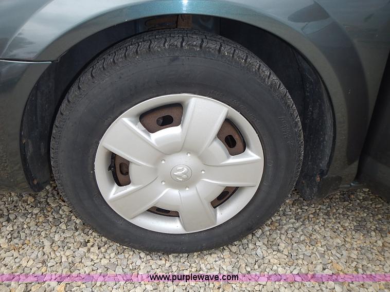 image for item I3635 2004 Dodge Stratus SE