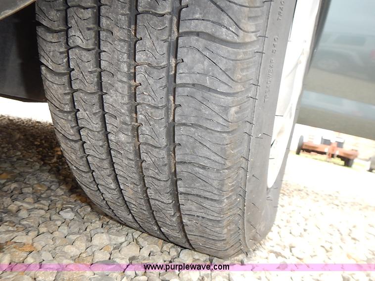 image for item I3635 2004 Dodge Stratus SE