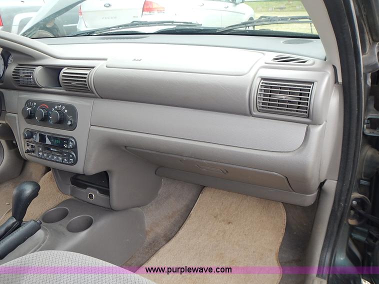 image for item I3635 2004 Dodge Stratus SE