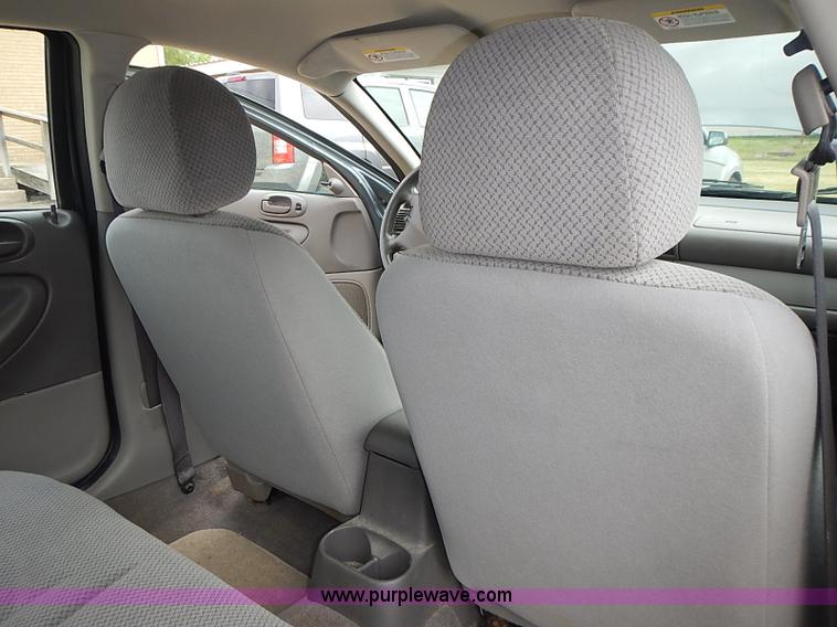 image for item I3635 2004 Dodge Stratus SE