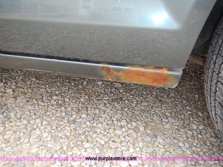 image for item I3635 2004 Dodge Stratus SE