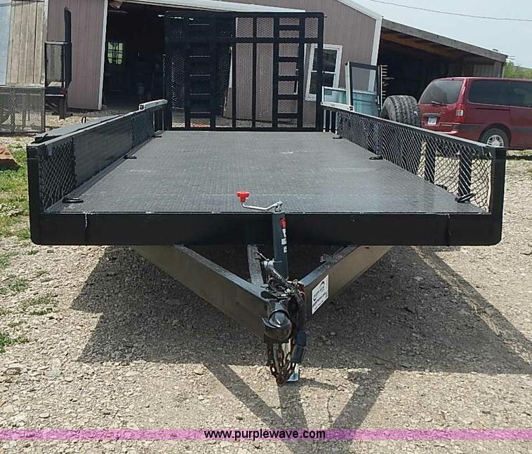 image for item I3640 2007 Lamar 22' car hauler trailer
