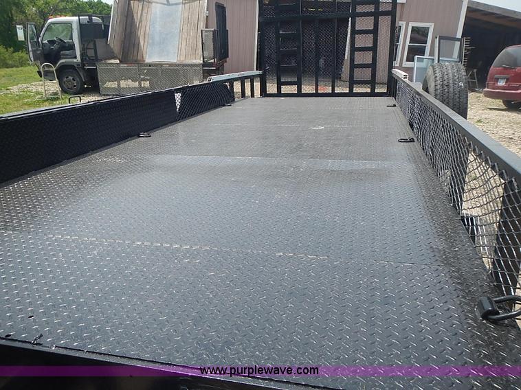 image for item I3640 2007 Lamar 22' car hauler trailer