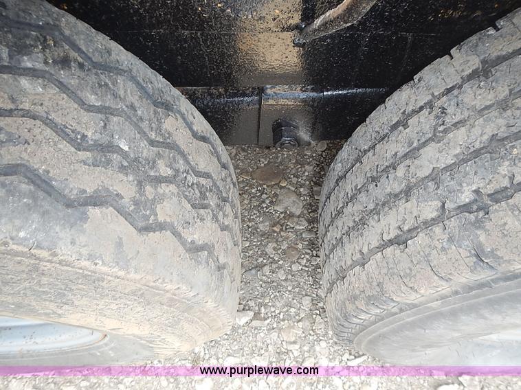 image for item I3640 2007 Lamar 22' car hauler trailer