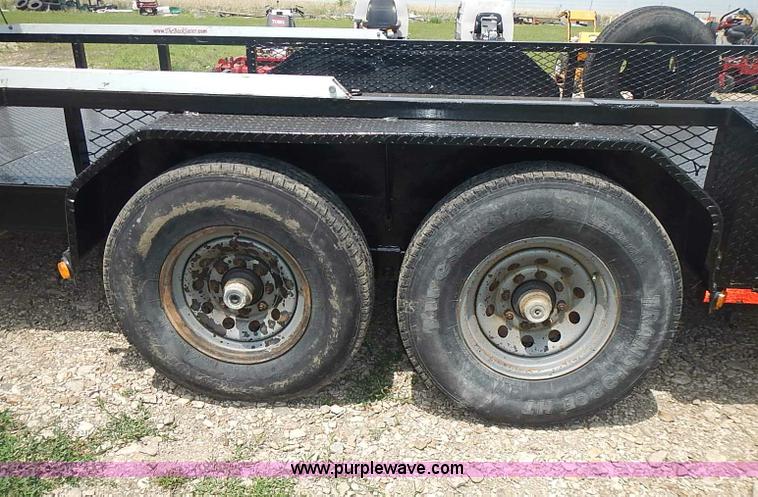 image for item I3640 2007 Lamar 22' car hauler trailer