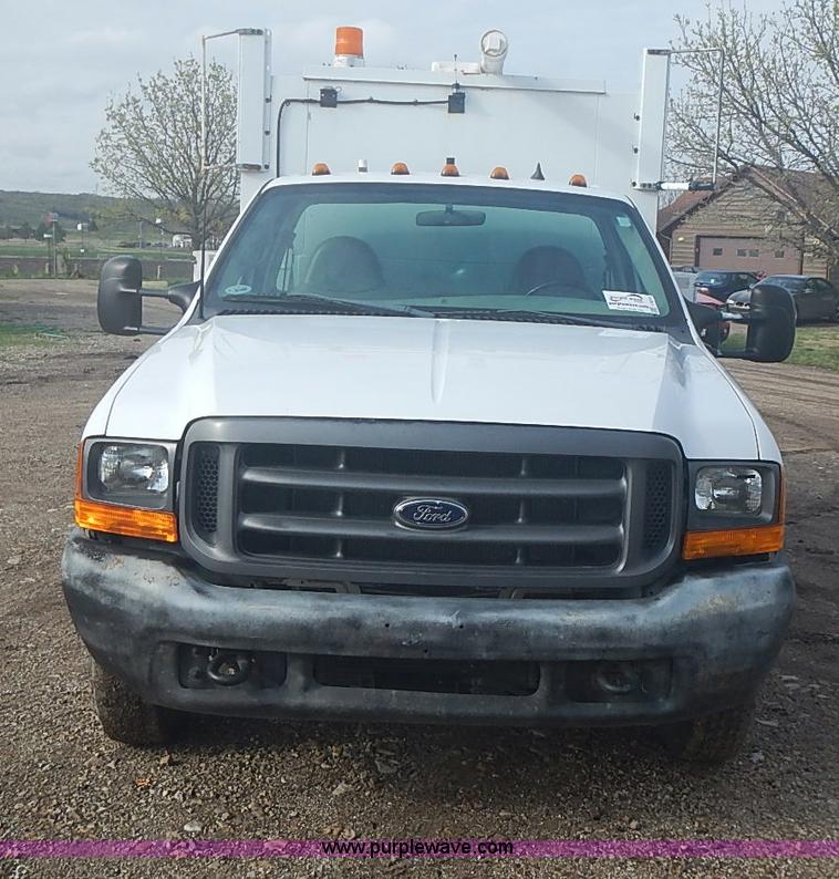 image for item I3672 2000 Ford F350 Super Duty XL utility truck