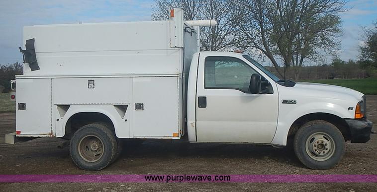 image for item I3672 2000 Ford F350 Super Duty XL utility truck