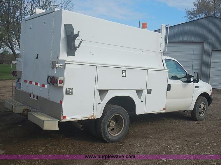 image for item I3672 2000 Ford F350 Super Duty XL utility truck