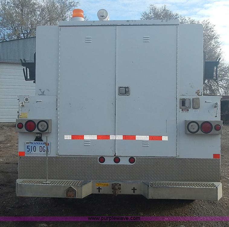 image for item I3672 2000 Ford F350 Super Duty XL utility truck