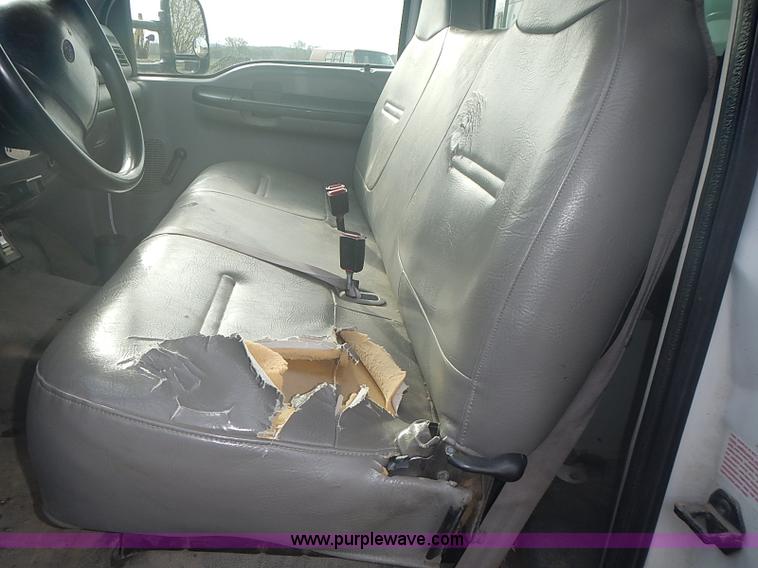 image for item I3672 2000 Ford F350 Super Duty XL utility truck