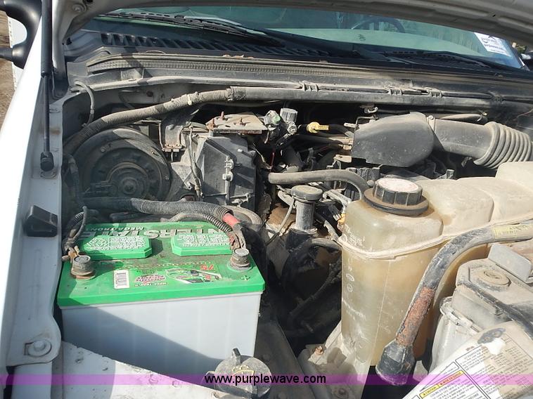 image for item I3672 2000 Ford F350 Super Duty XL utility truck