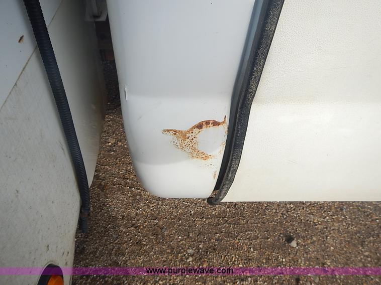 image for item I3672 2000 Ford F350 Super Duty XL utility truck