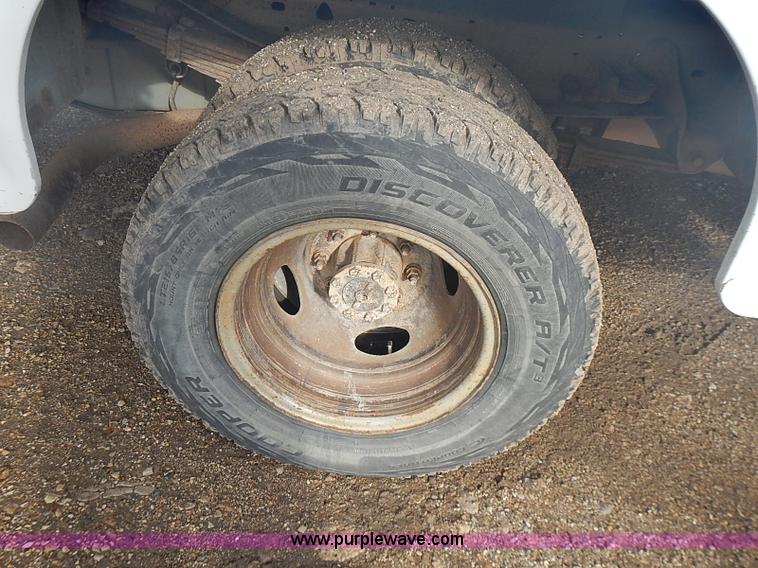 image for item I3672 2000 Ford F350 Super Duty XL utility truck