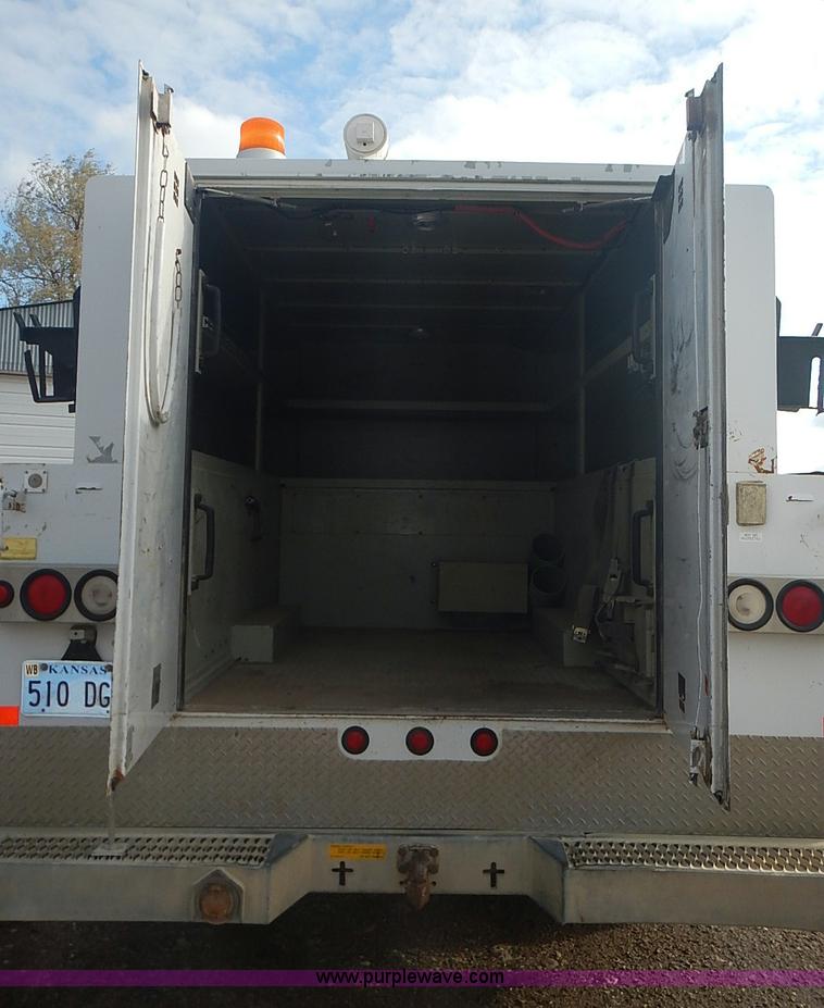 image for item I3672 2000 Ford F350 Super Duty XL utility truck