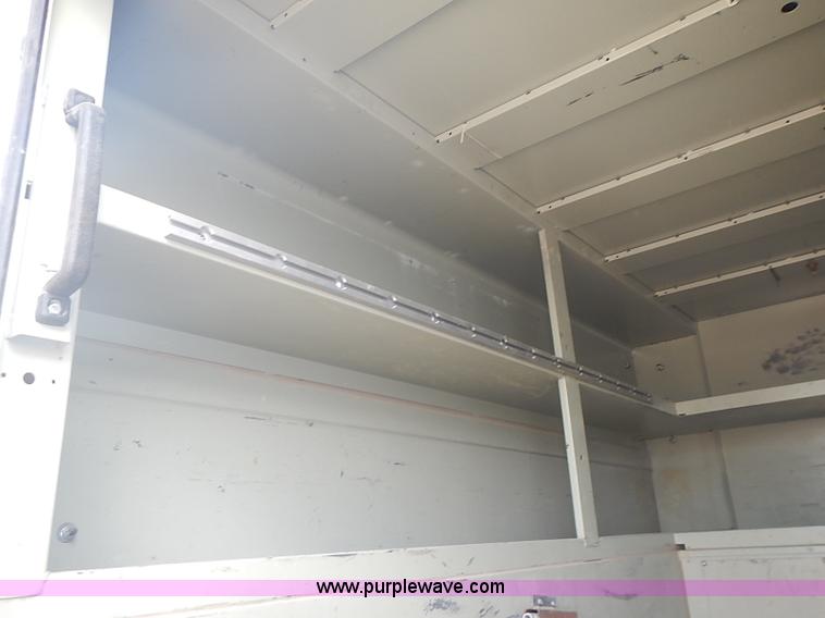 image for item I3672 2000 Ford F350 Super Duty XL utility truck