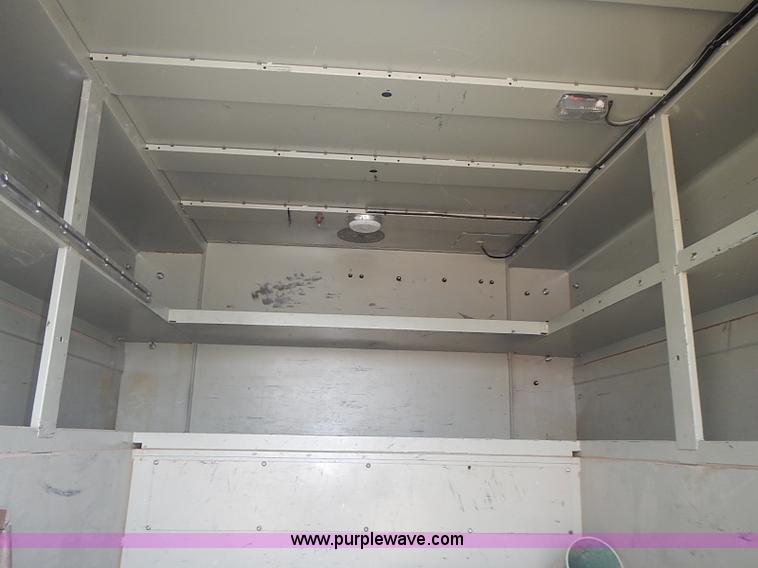 image for item I3672 2000 Ford F350 Super Duty XL utility truck