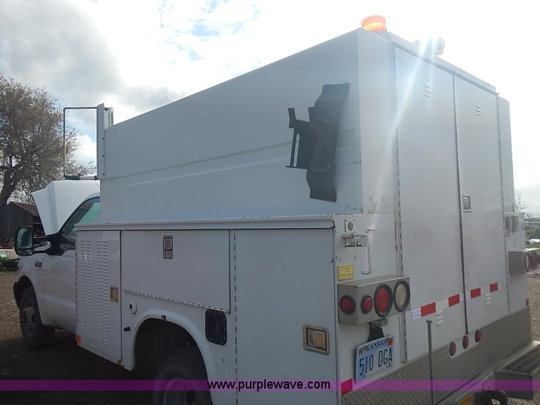 image for item I3672 2000 Ford F350 Super Duty XL utility truck