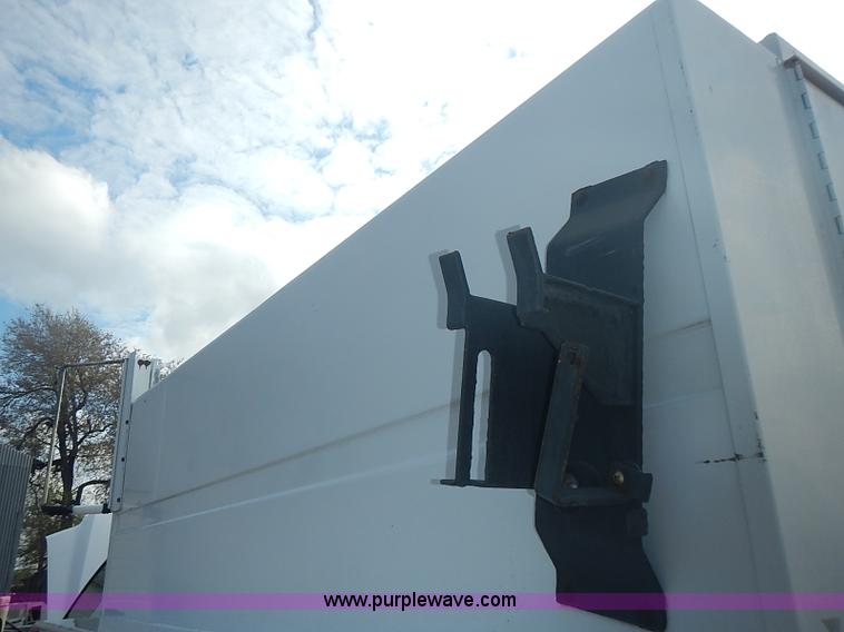 image for item I3672 2000 Ford F350 Super Duty XL utility truck