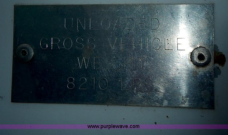 image for item I3672 2000 Ford F350 Super Duty XL utility truck