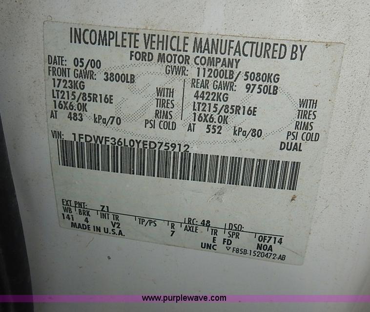 image for item I3672 2000 Ford F350 Super Duty XL utility truck