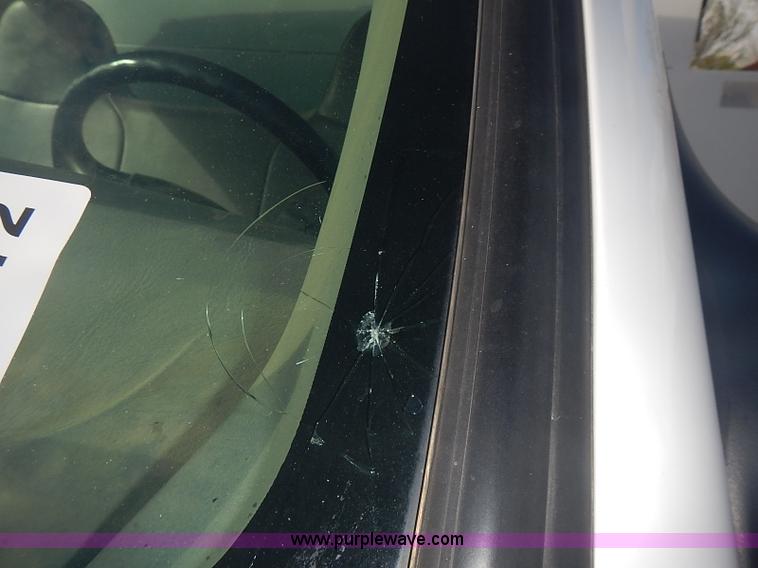 image for item I3672 2000 Ford F350 Super Duty XL utility truck