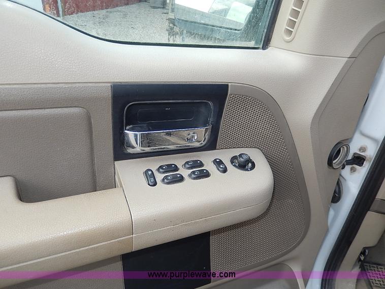 image for item I3739 2006 Ford F150 XLT SuperCrew pickup truck