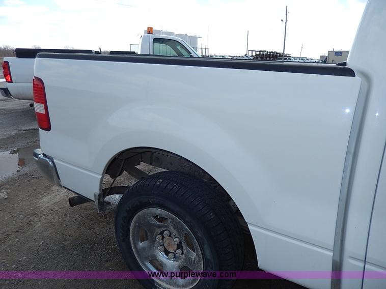 image for item I3739 2006 Ford F150 XLT SuperCrew pickup truck