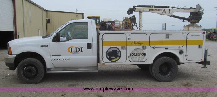 image for item I7012 2001 Ford F450 Super Duty service truck