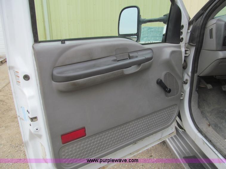 image for item I7012 2001 Ford F450 Super Duty service truck