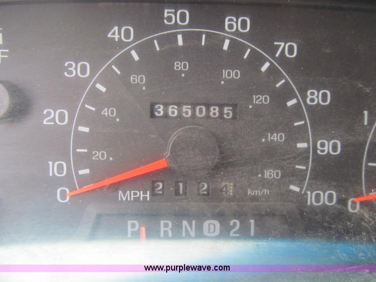 image for item I7012 2001 Ford F450 Super Duty service truck