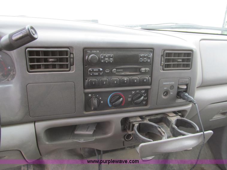 image for item I7012 2001 Ford F450 Super Duty service truck