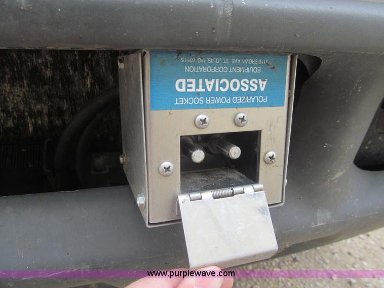 image for item I7012 2001 Ford F450 Super Duty service truck