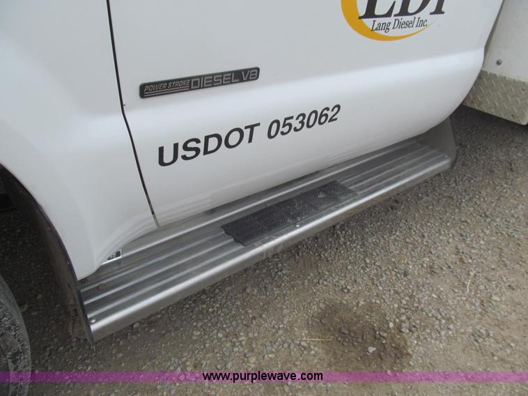 image for item I7012 2001 Ford F450 Super Duty service truck