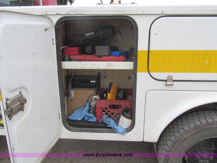 image for item I7012 2001 Ford F450 Super Duty service truck