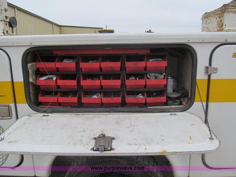 image for item I7012 2001 Ford F450 Super Duty service truck