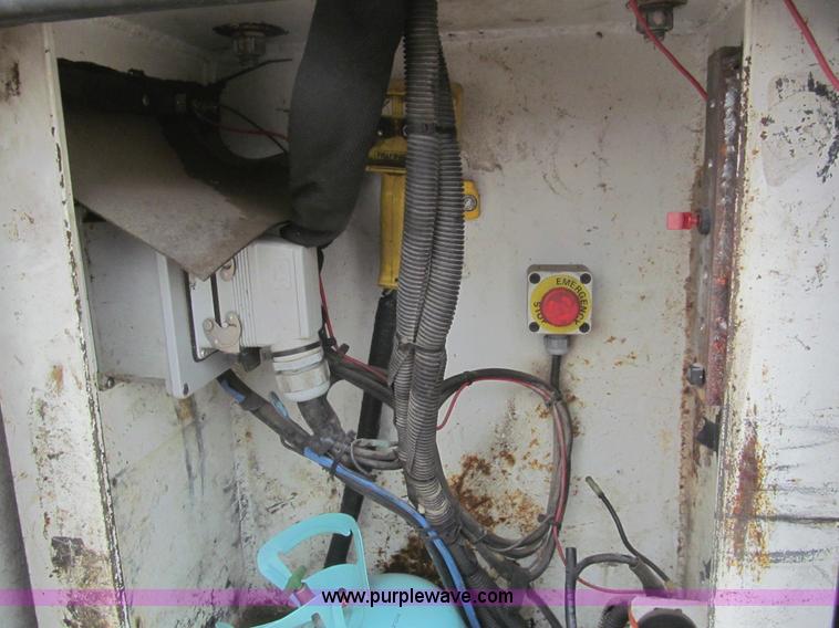 image for item I7012 2001 Ford F450 Super Duty service truck