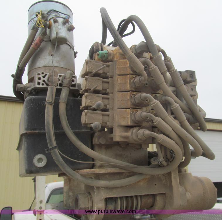 image for item I7012 2001 Ford F450 Super Duty service truck