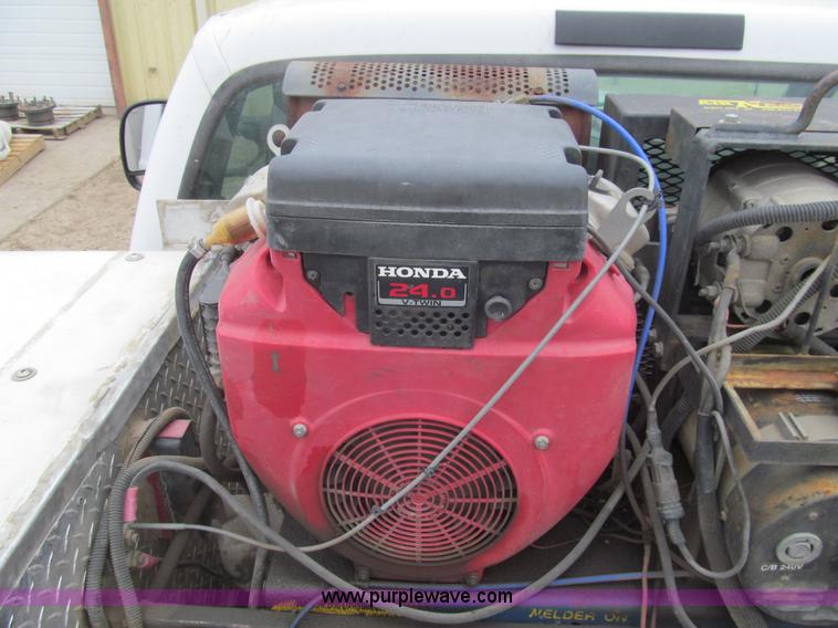 image for item I7012 2001 Ford F450 Super Duty service truck