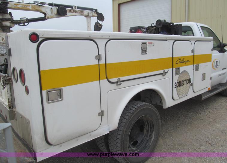 image for item I7012 2001 Ford F450 Super Duty service truck