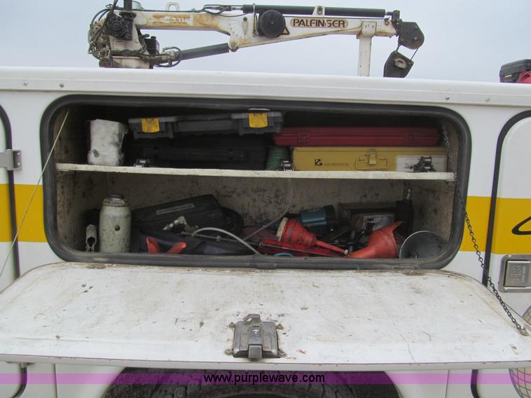 image for item I7012 2001 Ford F450 Super Duty service truck