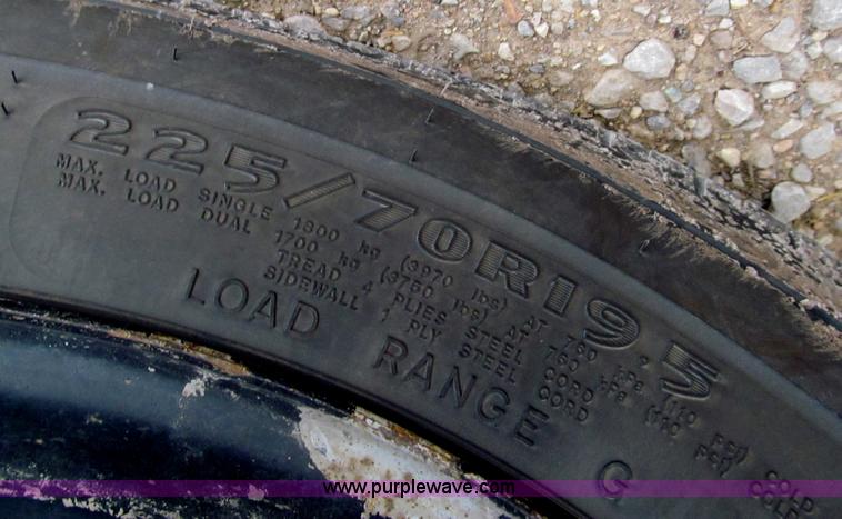 image for item I7012 2001 Ford F450 Super Duty service truck