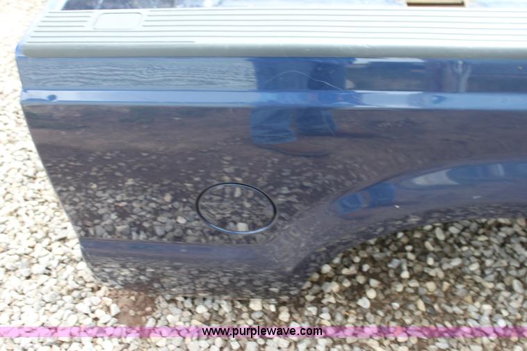 image for item I7421 2008 Ford F250 short bed pickup truck bed