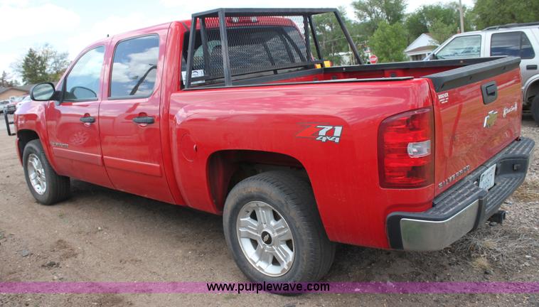 image for item I7423 2007 Chevrolet Silverado 1500 Z71 Crew Cab pickup truck